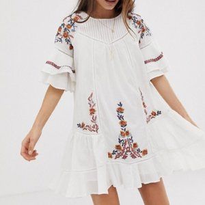 Boho White Floral Embroidered Mini Dress | Size Small